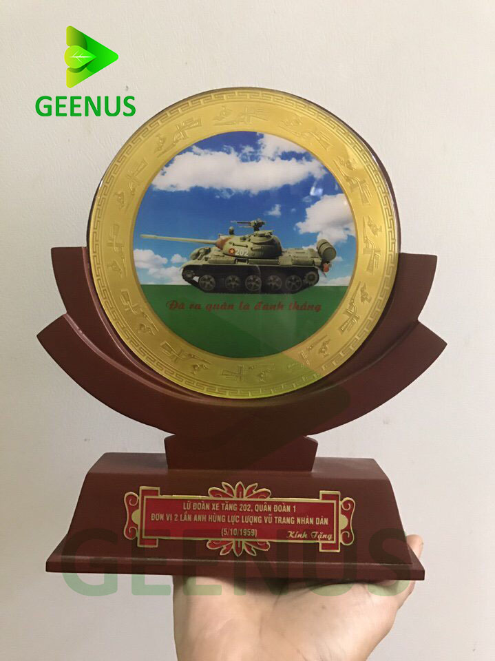 Biểu trưng gỗ đồng 06