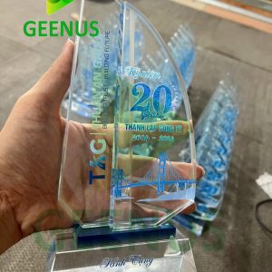 Biểu trưng pha lê 09