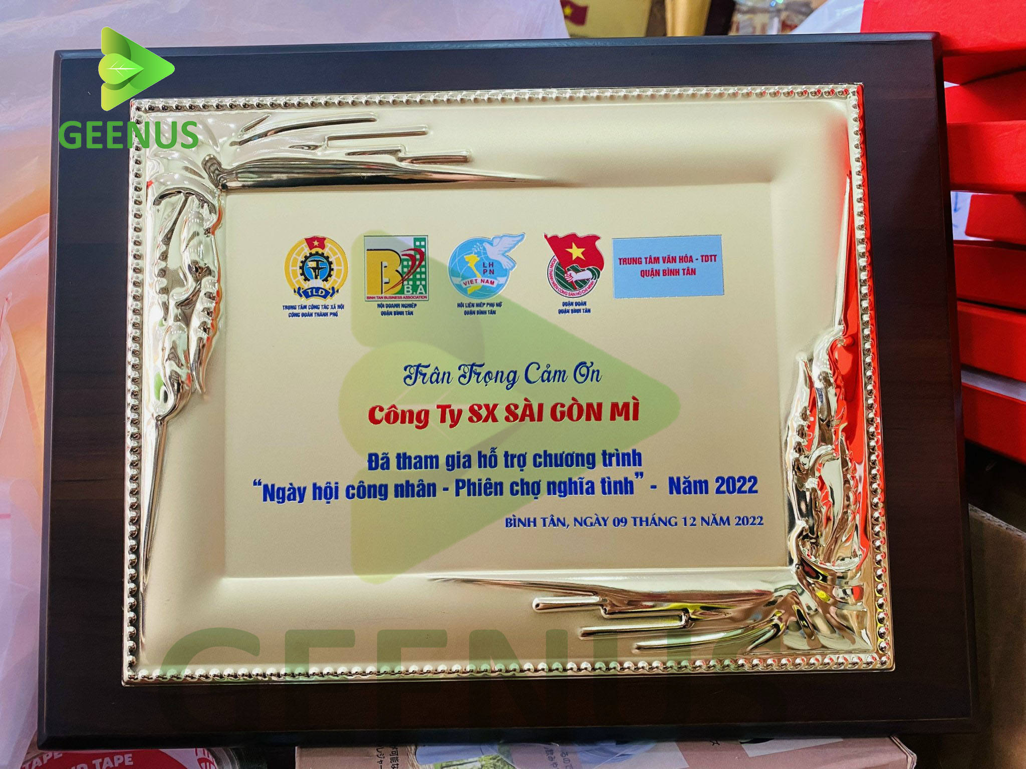 Biểu trưng gỗ đồng 10