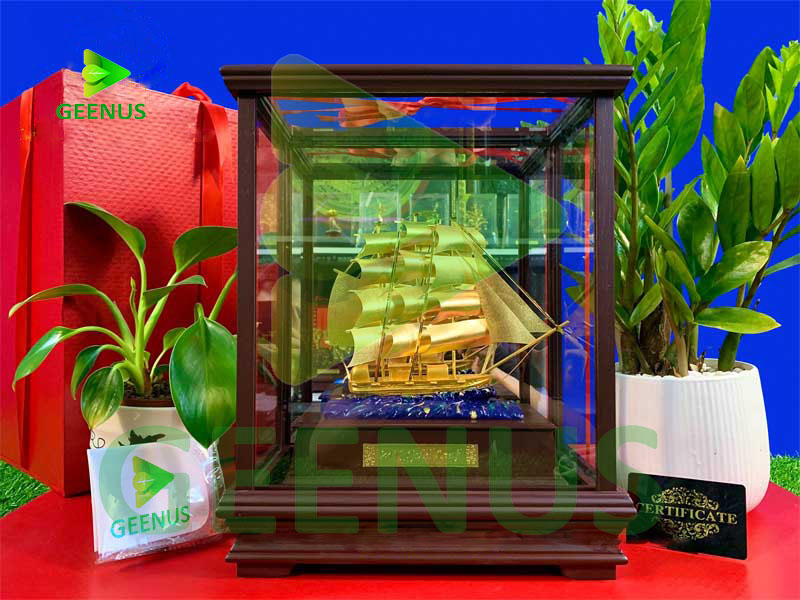 Thuyền dát vàng 03